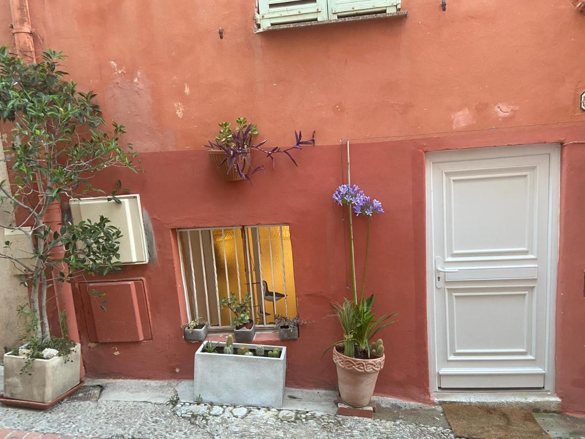 Joli Appart 29M2 En Vieille Ville Menton 2 Mins De La Mer Ngoại thất bức ảnh